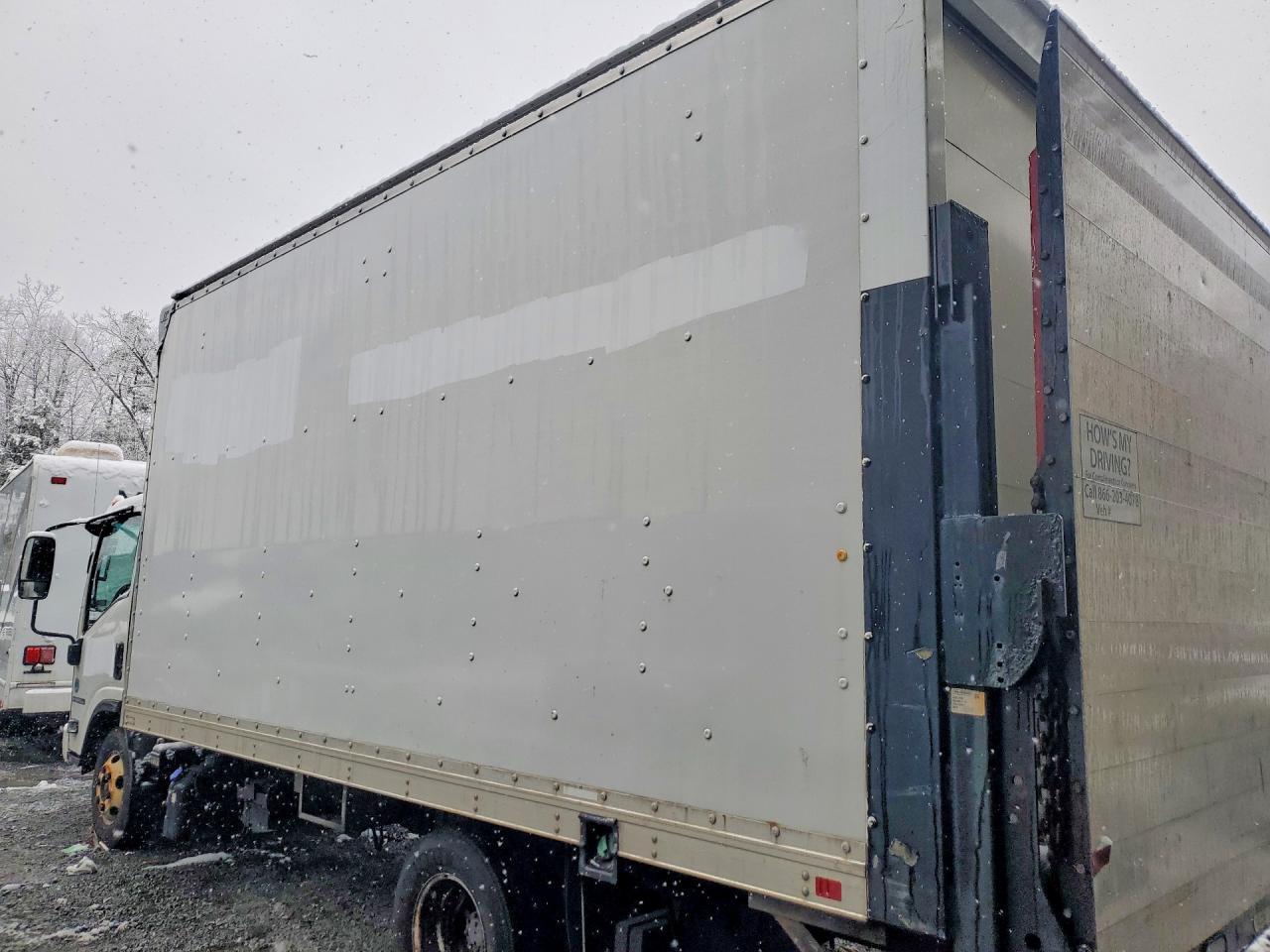 2016 Isuzu NPR HD BOX Truck