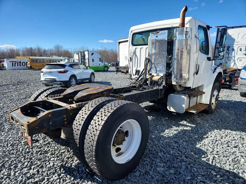 2016 Freightliner Business Class M2 Semi Truck