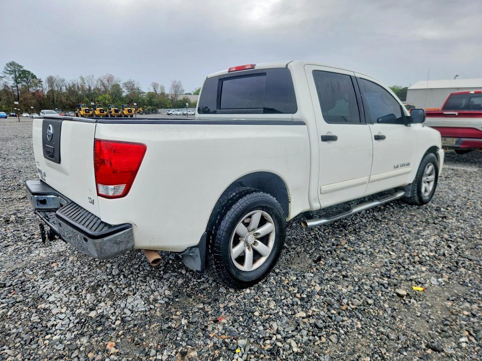 2011 Nissan Titan SV