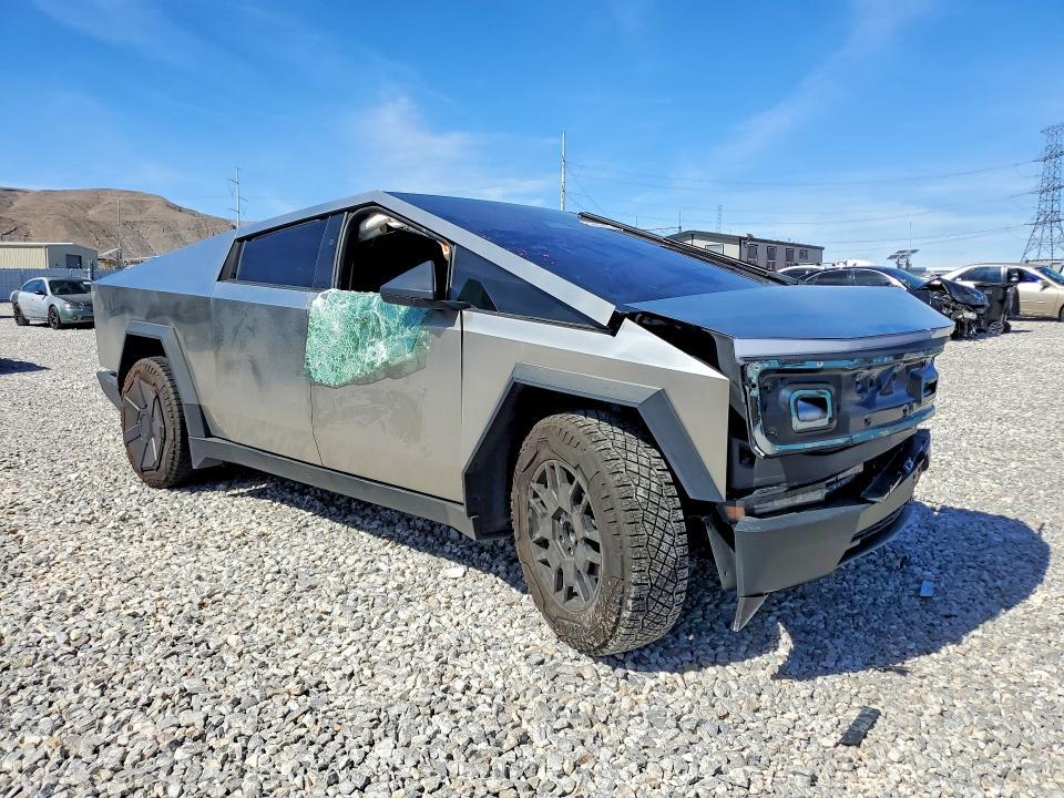 2025 Tesla Cybertruck