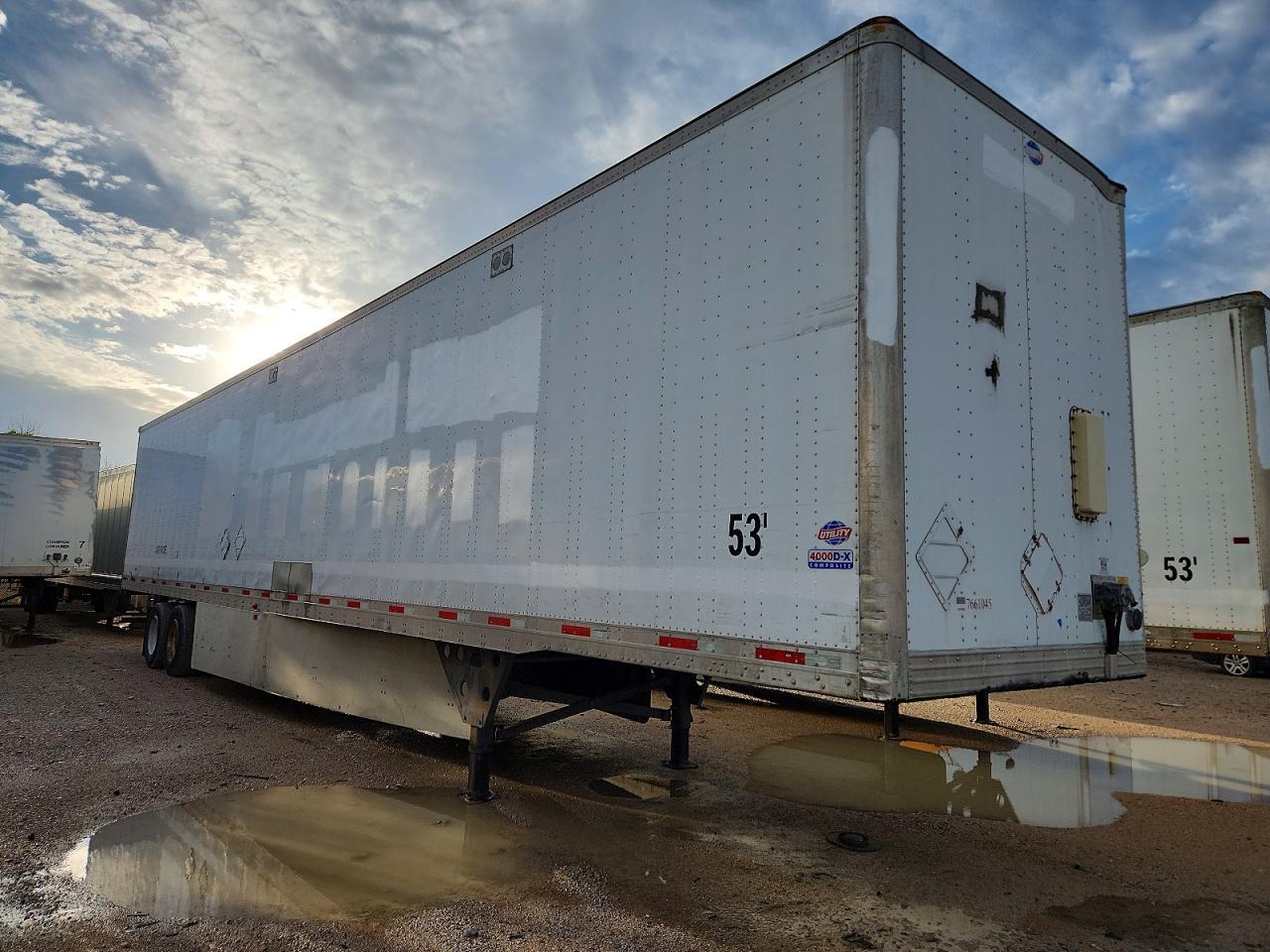 2014 Utility VS2DX DRY Van Trailer