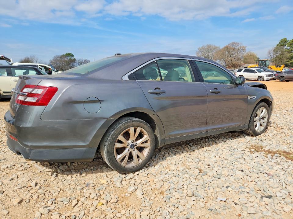 2013 Ford Taurus se