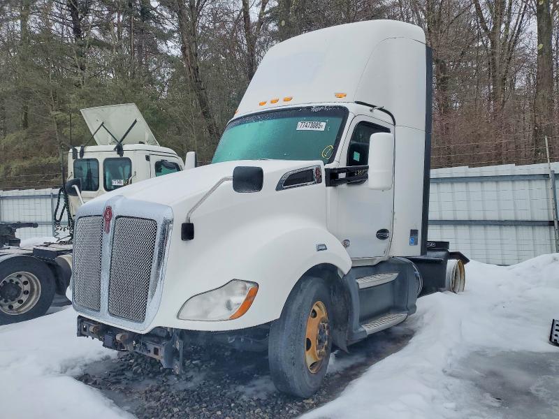 2020 Kenworth T680 Semi Truck