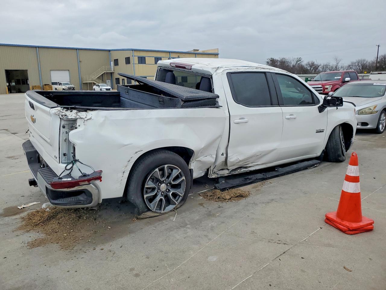 2023 Chevrolet Silverado C1500 LT