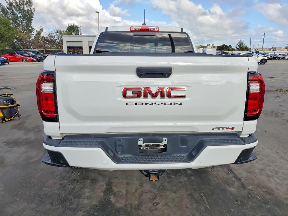 2024 GMC Canyon AT4