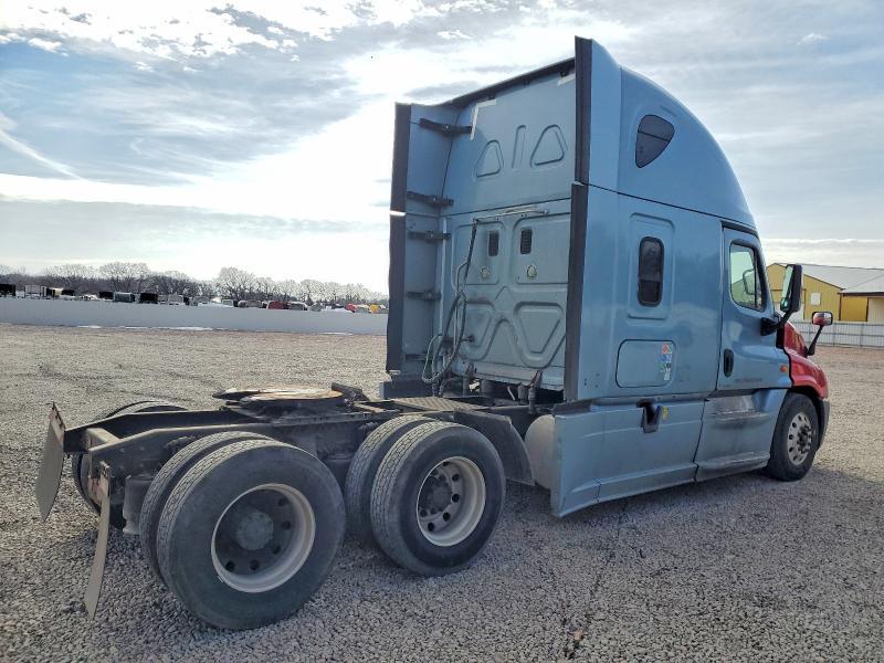 2016 Freightliner Cascadia 125
