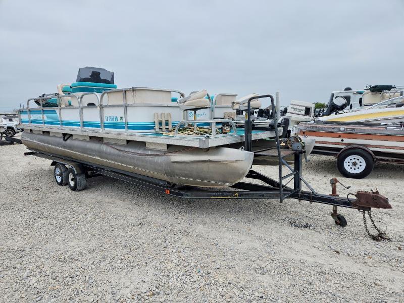 1994 Beachcomber Boats Inc Deckover T