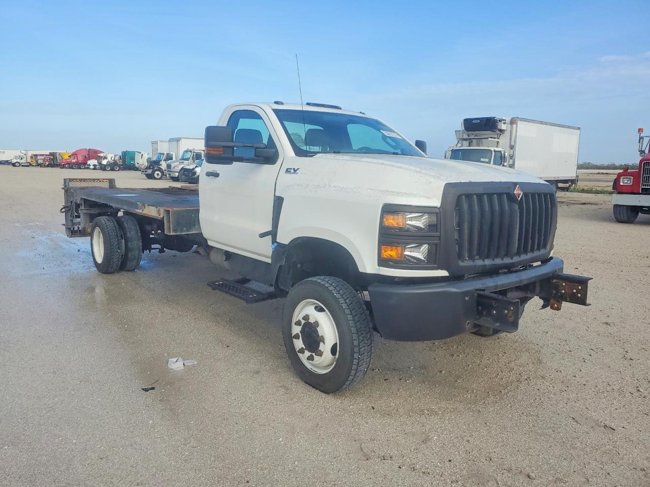 2023 International CV515 Flatbed Truck