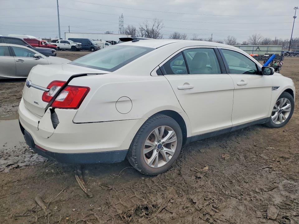 2010 Ford Taurus sel