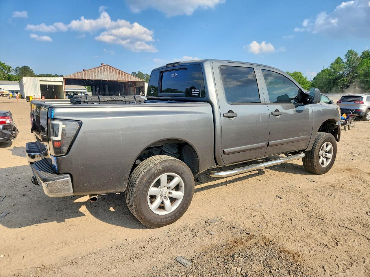 2011 Nissan Titan SV