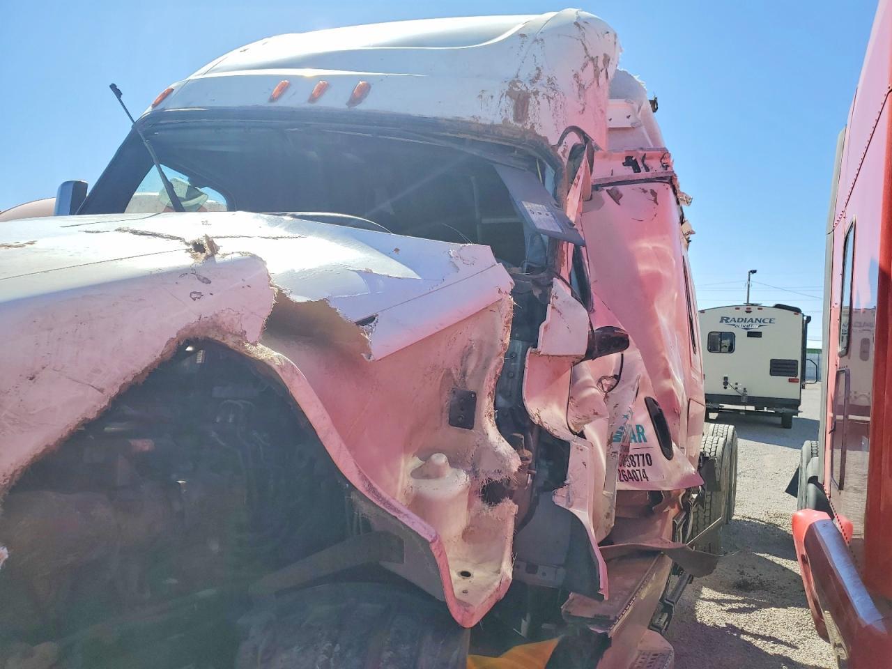 2019 Freigliner 2019 Freightliner Cascadia 126 Semi Truck