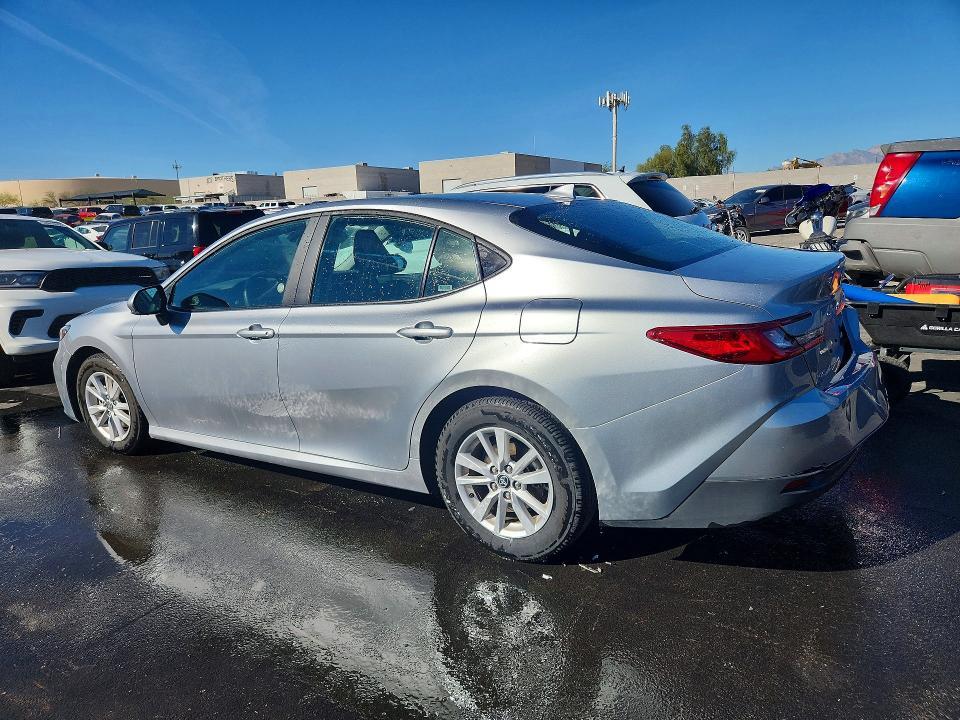 2025 Toyota Camry le