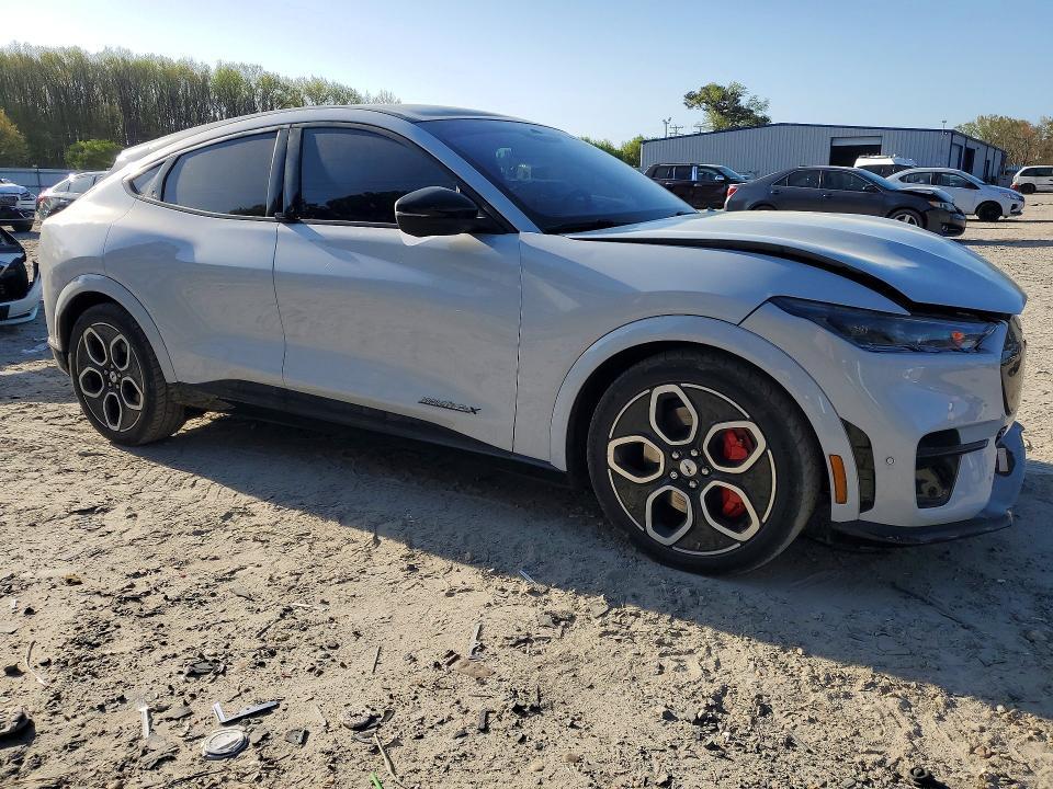2022 Ford Mustang Mach-e gt