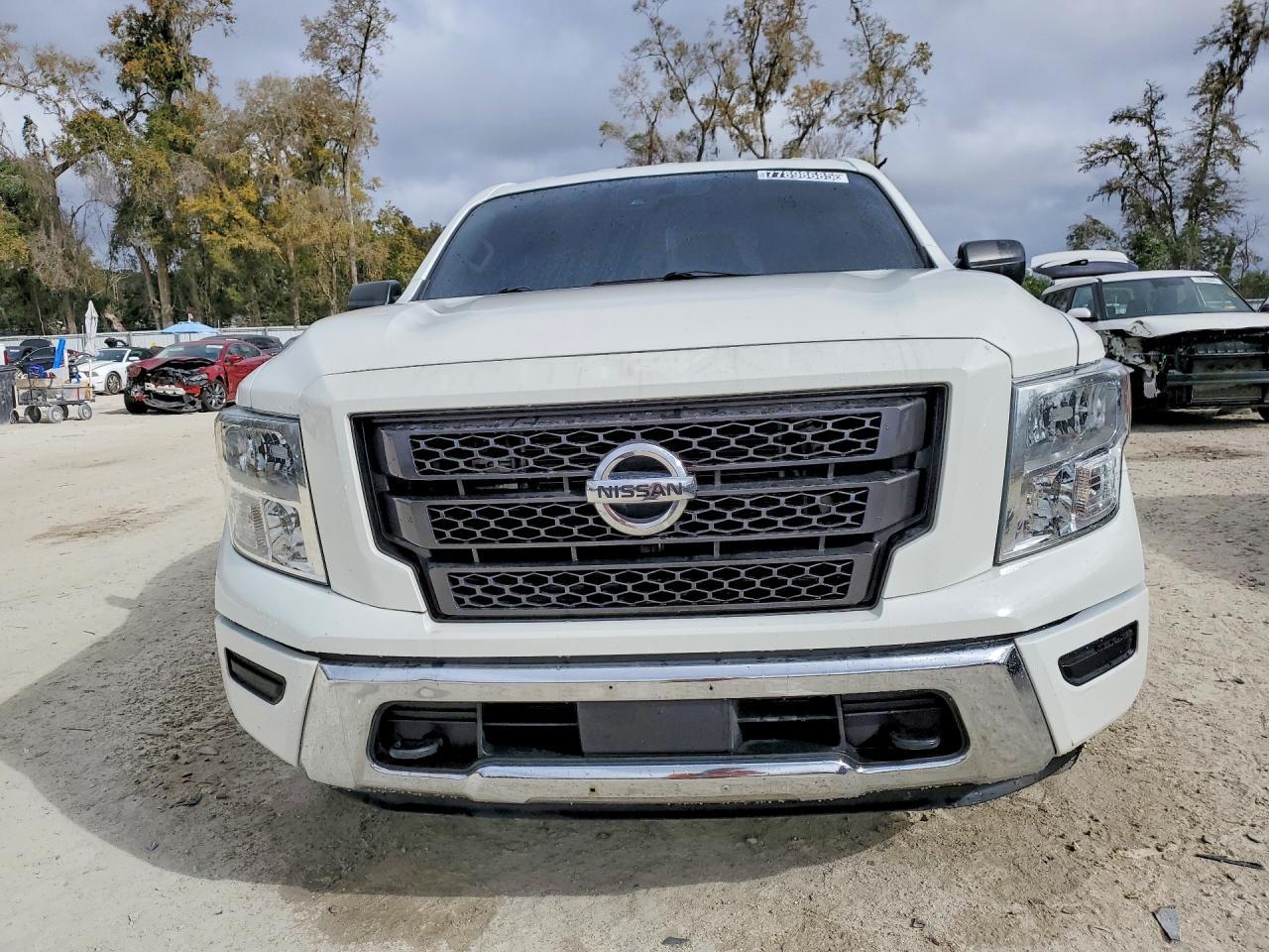 2022 Nissan Titan SV