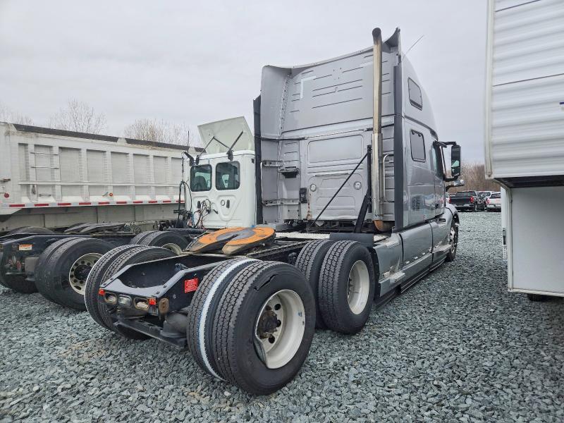 2021 Volvo VNL Semi Truck