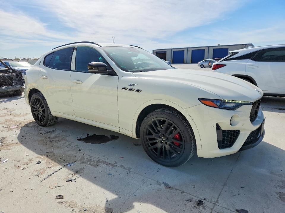 2022 Maserati Levante Base