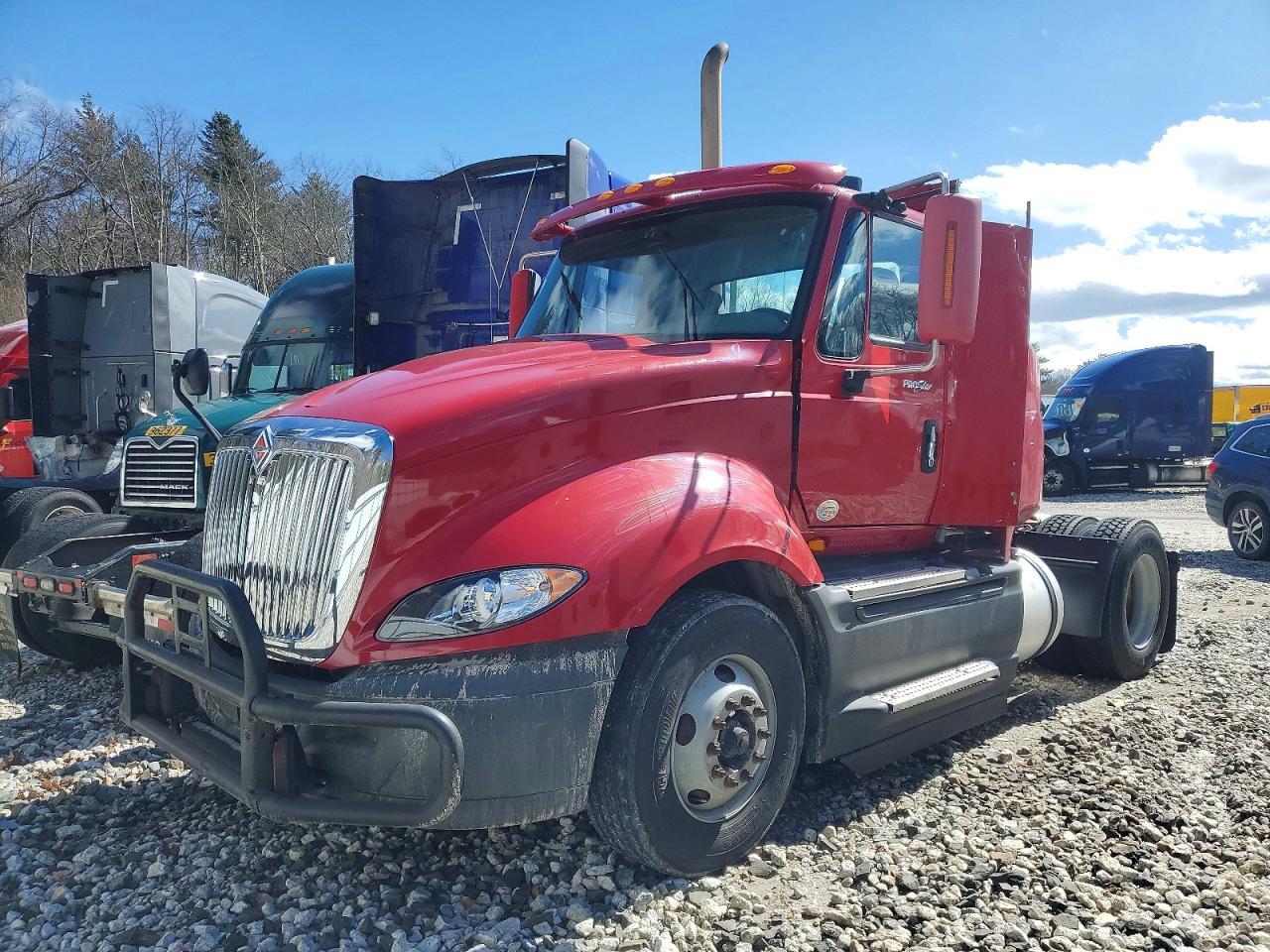 2016 International PROSTAR+122 4X2 Semi Truck