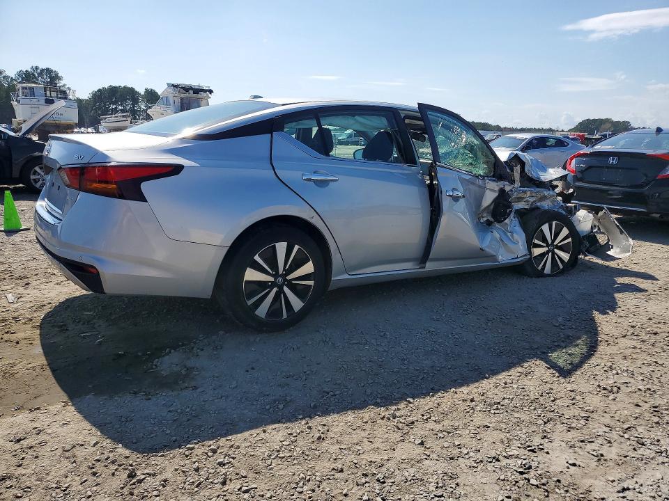 2022 Nissan Altima sv