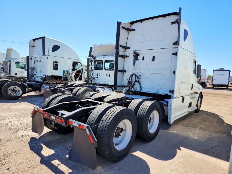 2021 Freigliner Cascadia 126