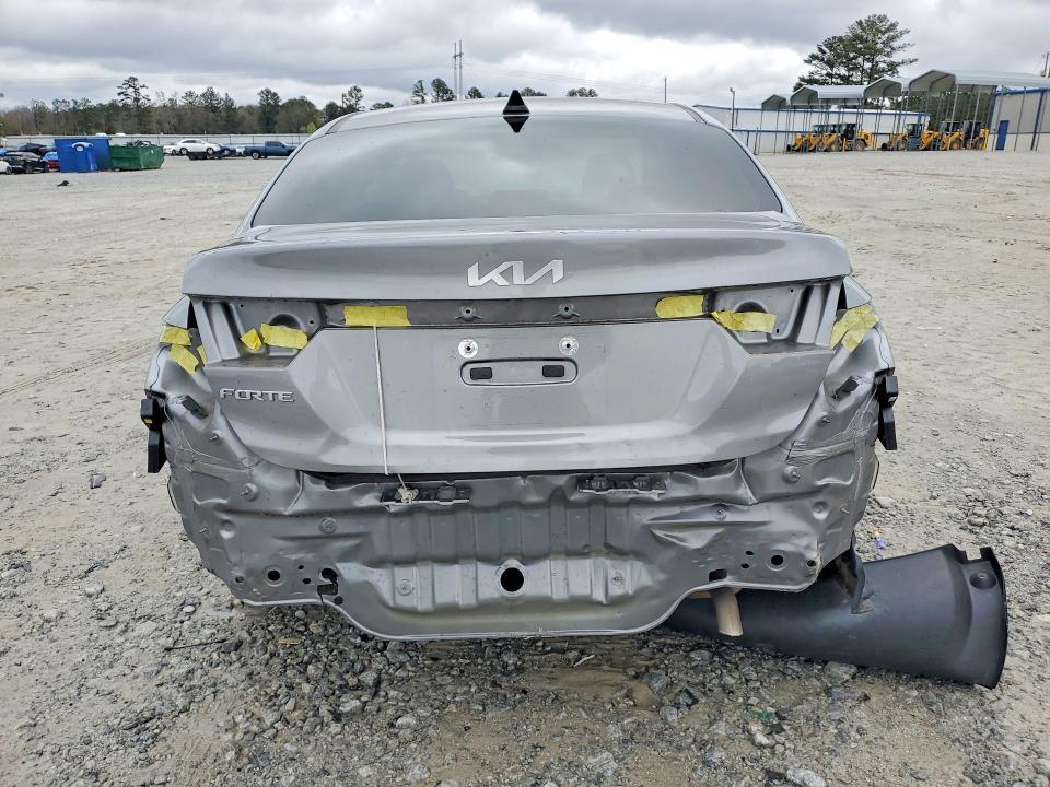 2023 KIA Forte lxs