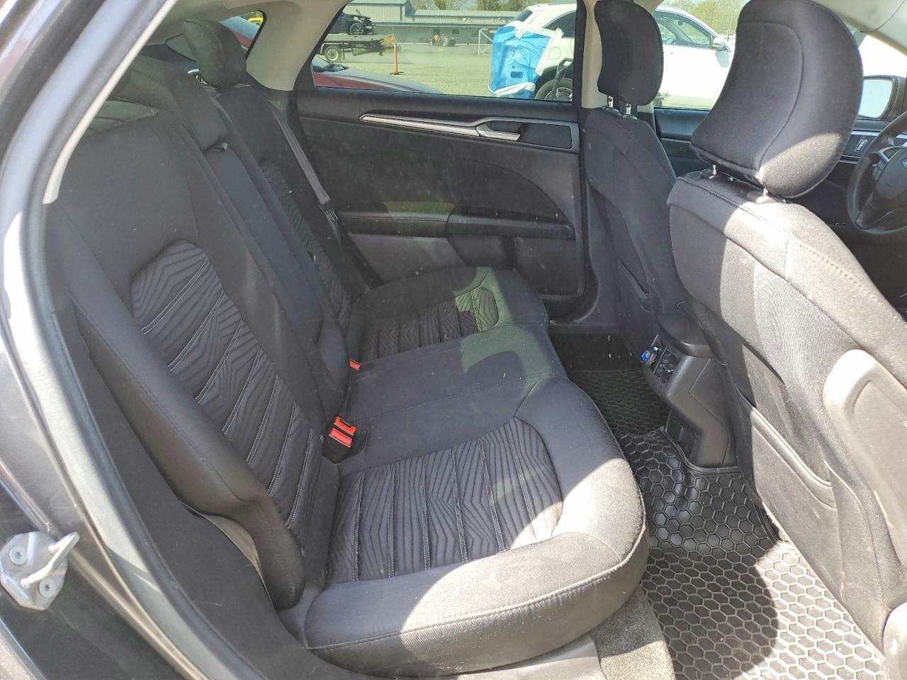 2016 Ford Fusion se