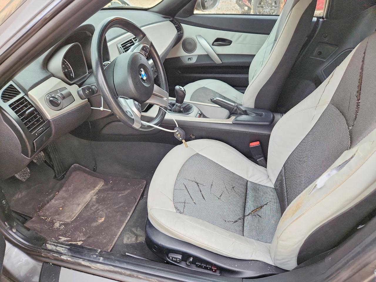 2004 BMW Z4 2.5