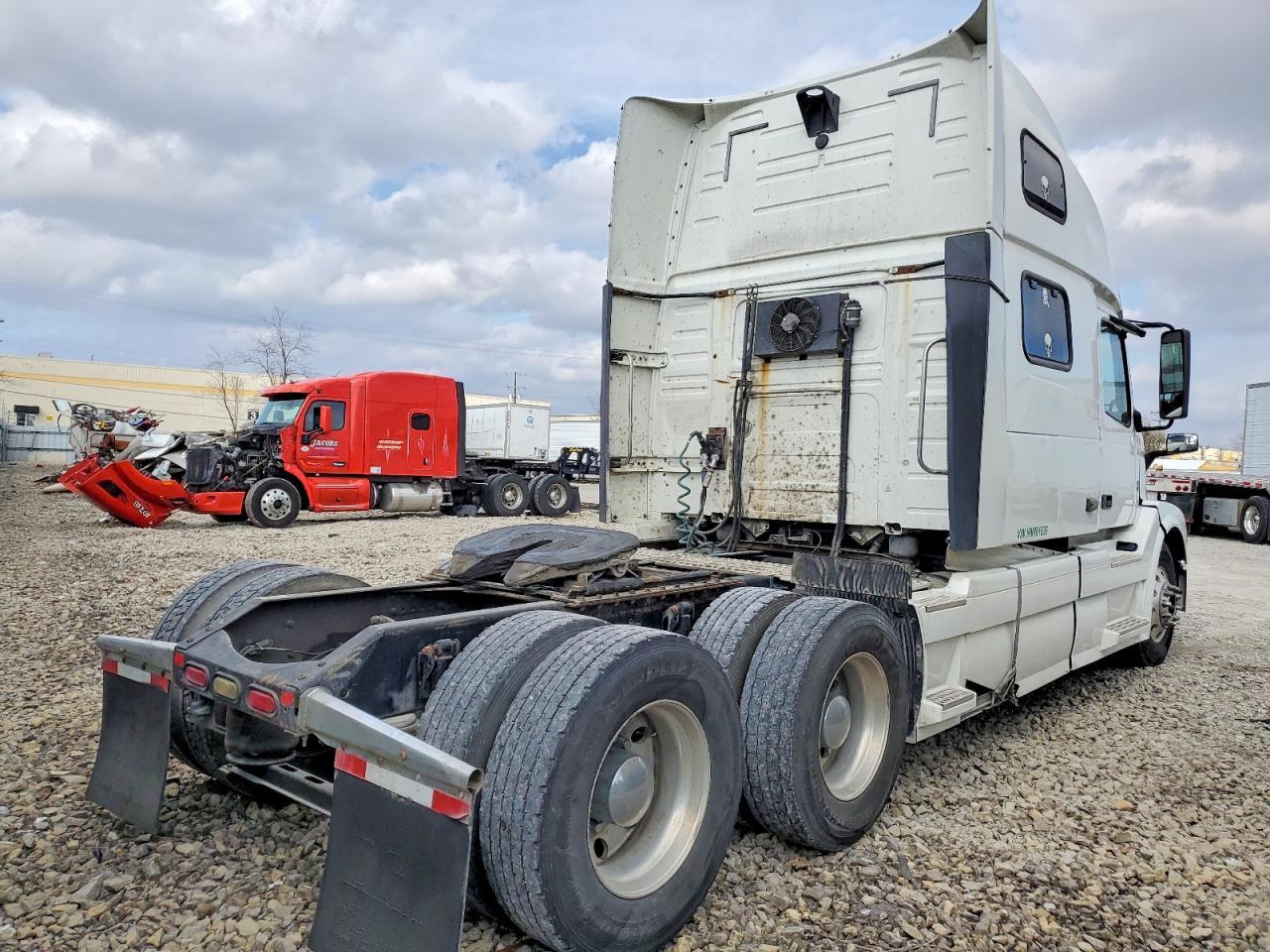 2017 Volvo VNL Semi Truck