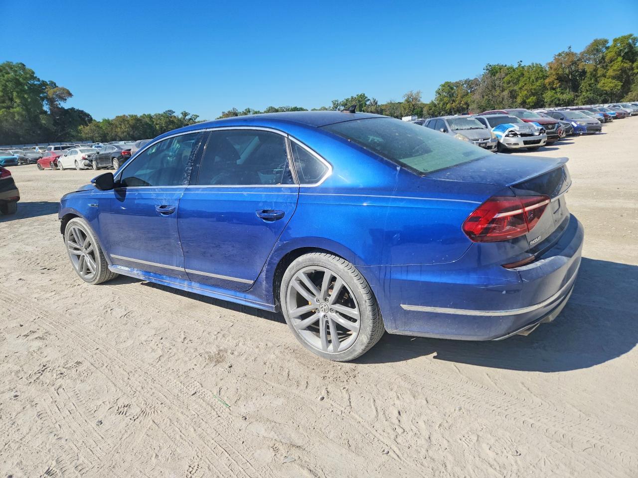 2017 Volkswagen Passat R-line