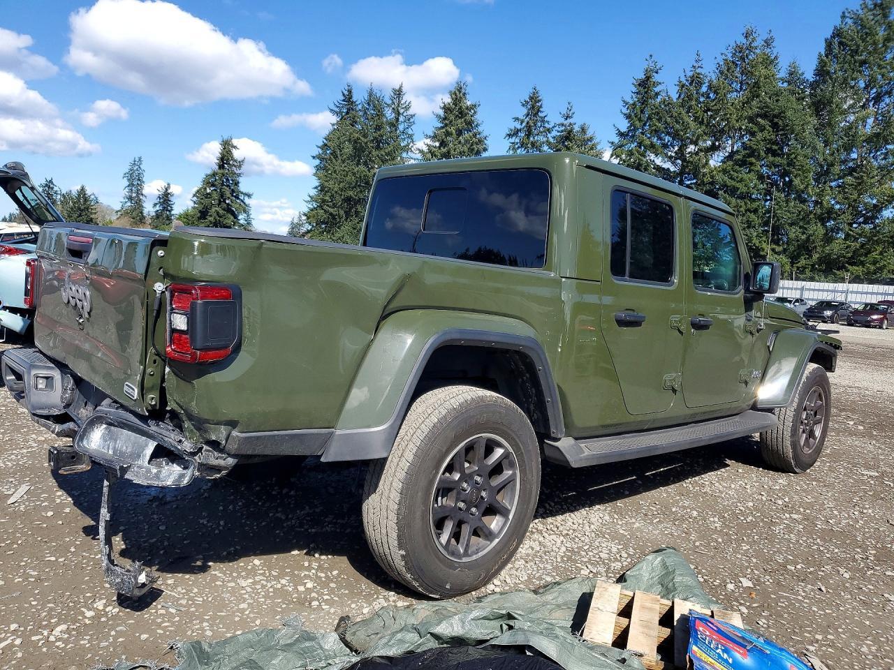2022 Jeep Gladiator Overland
