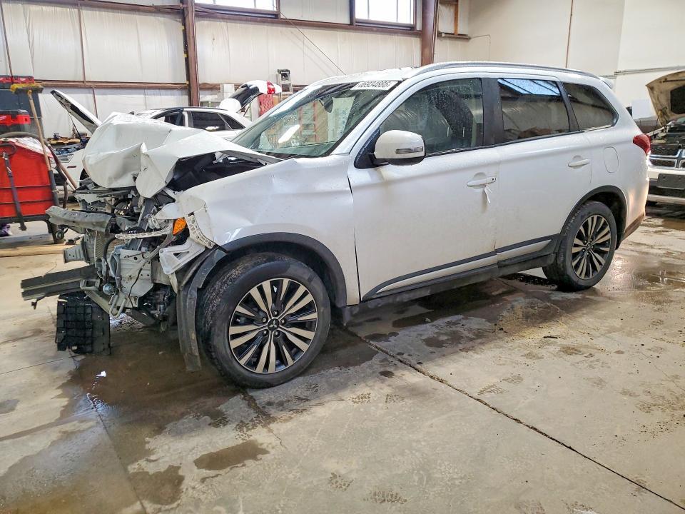 2020 Mitsubishi Outlander es