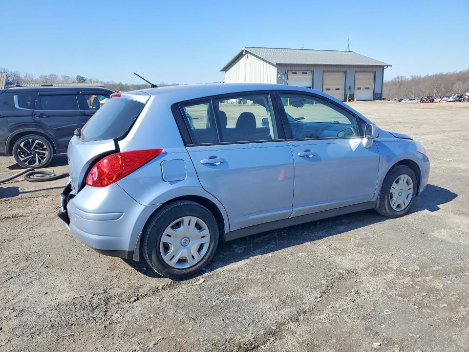 2011 Nissan Versa 1.8 s