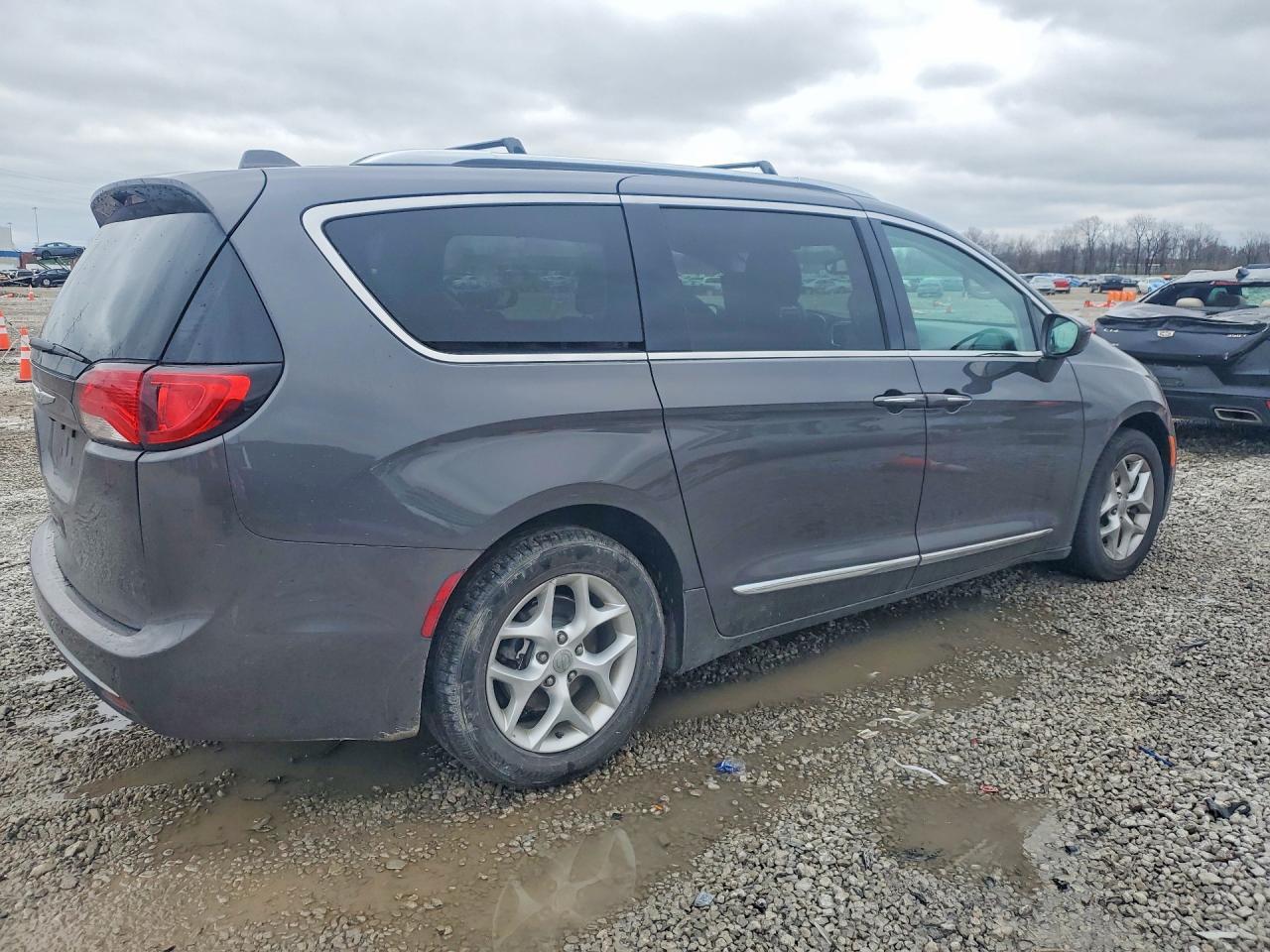 2017 Chrysler Pacifica Touring l Plus