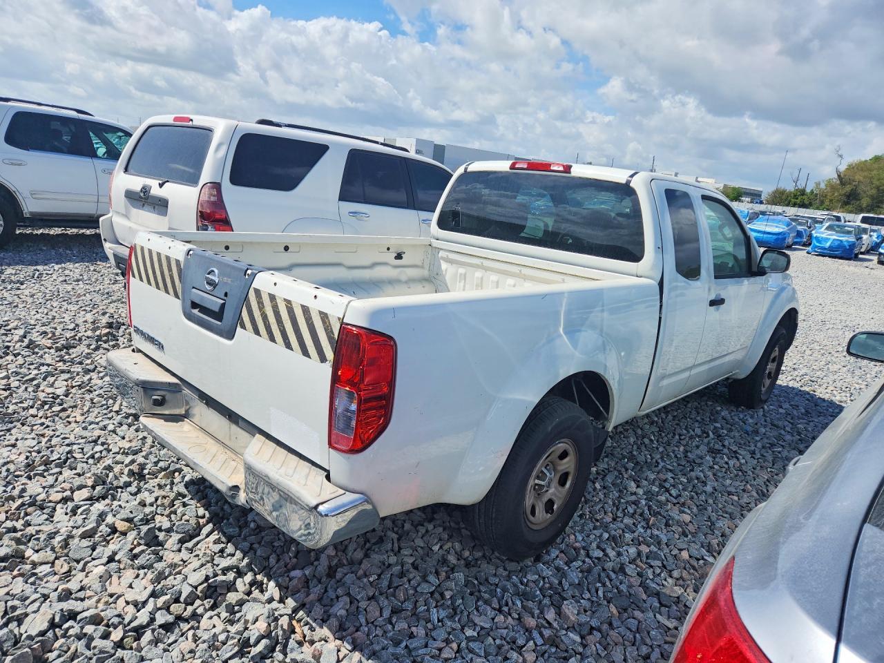 2015 Nissan Frontier S