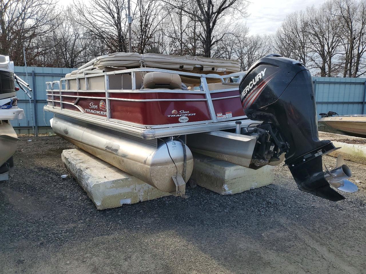 2018 Sun Tracker Boat-pontoon Boat
