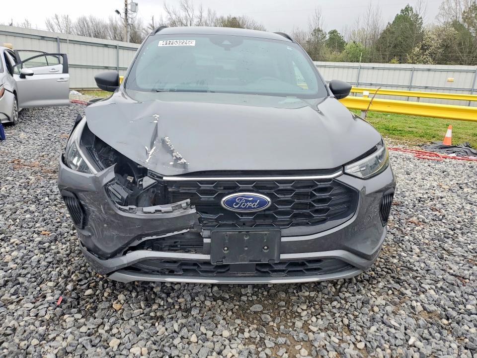 2024 Ford Escape st Line