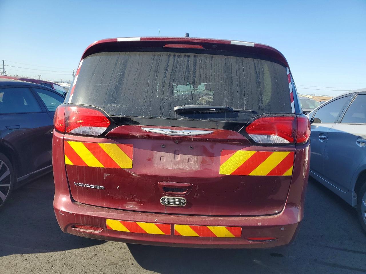 2021 Chrysler Voyager lxi