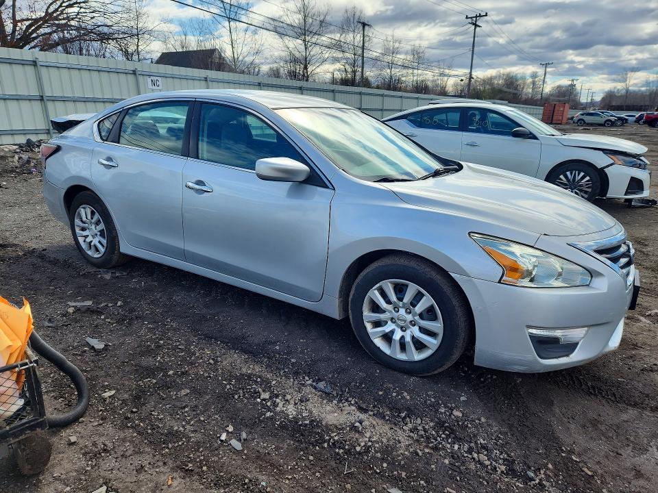 2015 Niss Altima 2.5s