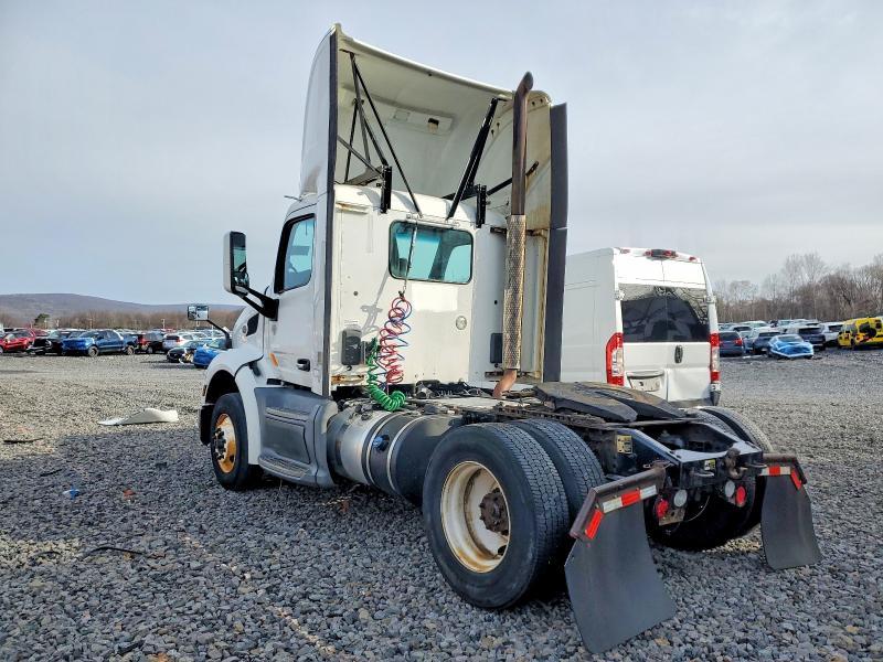 2016 Peterbilt 579 Semi Truck