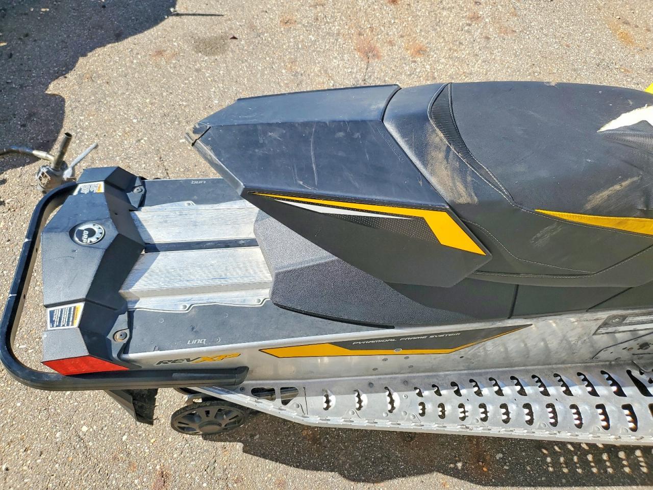 2013 Skidoo MXZ Sport