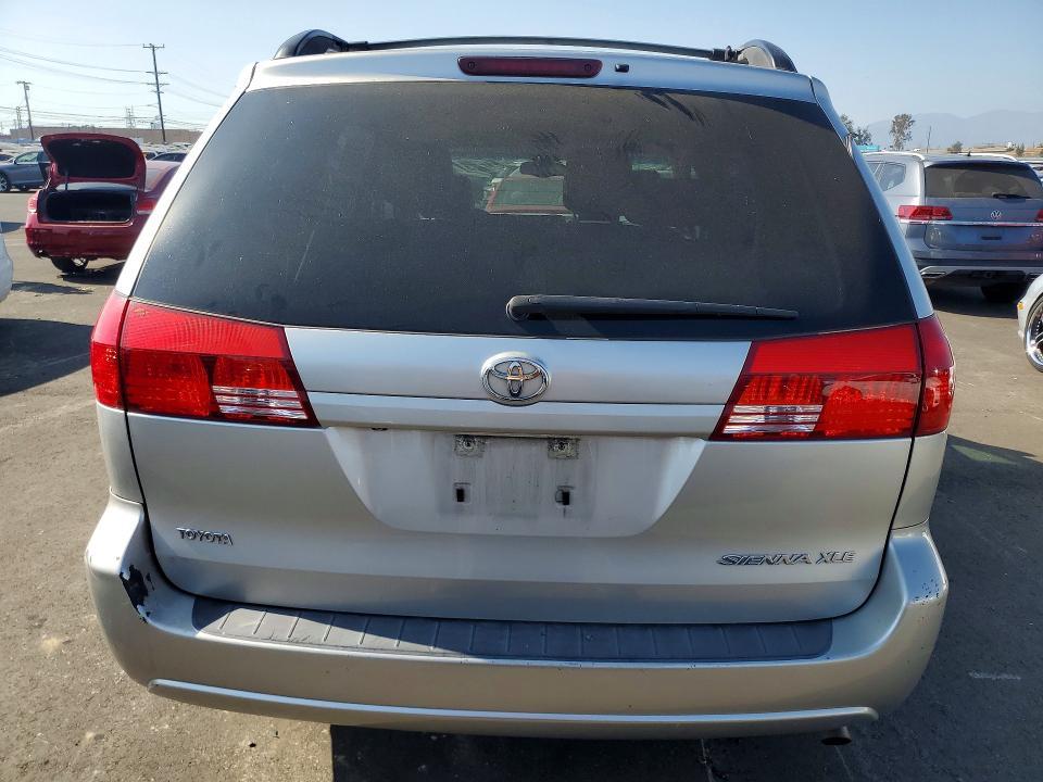 2004 Toyota Sienna xle 7 Passenger