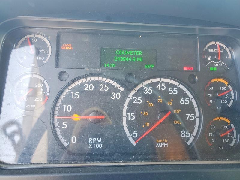 2019 Freigliner 2019 Freightliner Business Class M2 Refrigerated b