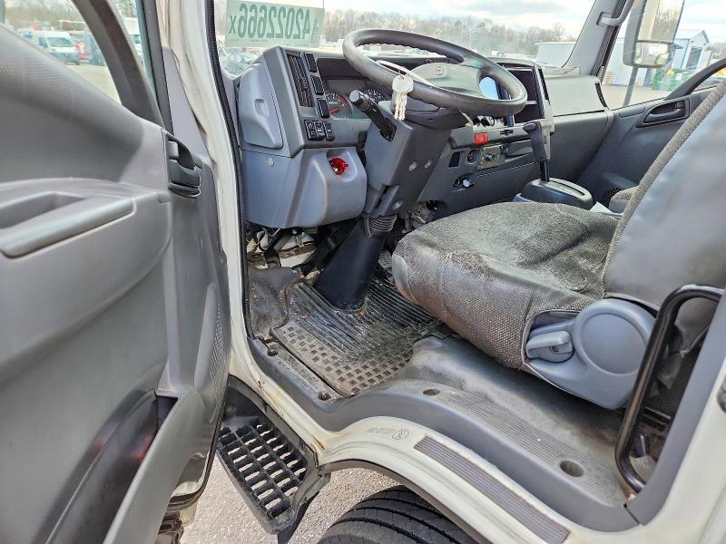 2016 Isuzu NPR HD BOX Truck