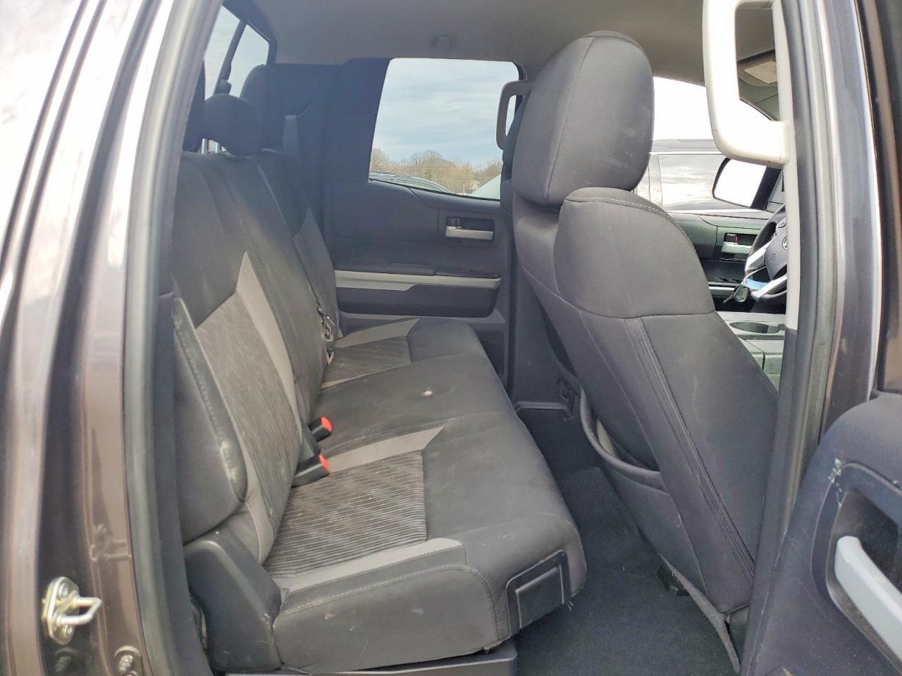 2016 Toyota Tundra SR5