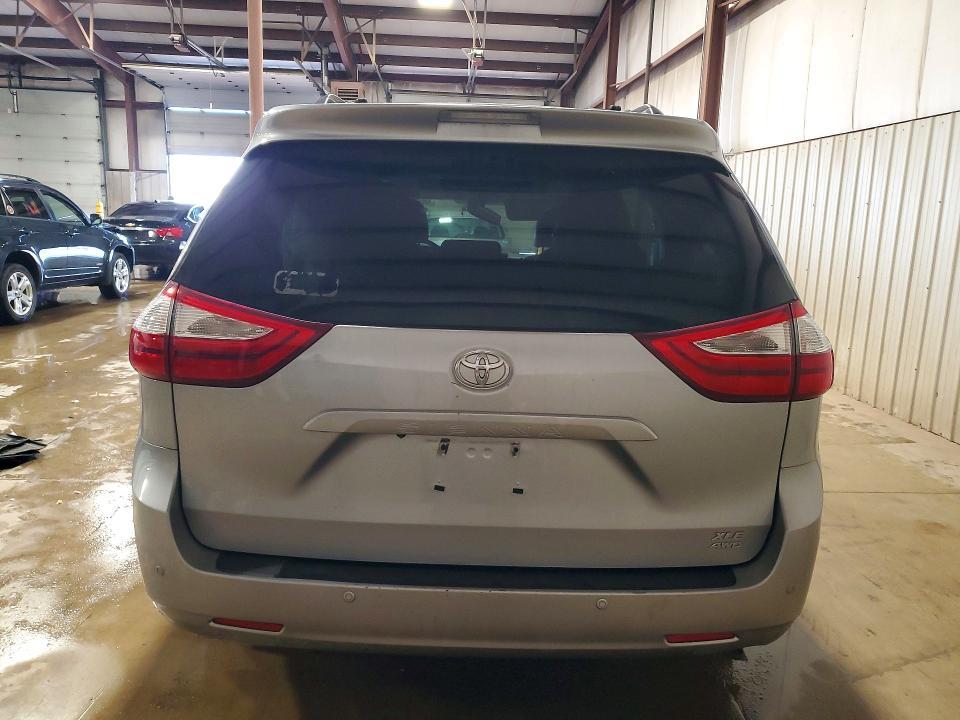 2017 Toyota Sienna xle Premium 7-passenger
