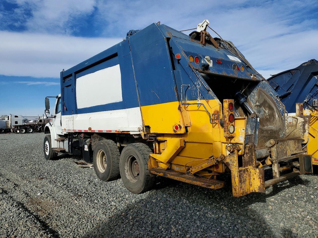 2012 Freightliner 2012 Frht Business Class M2 Refuse Truck-Refuse