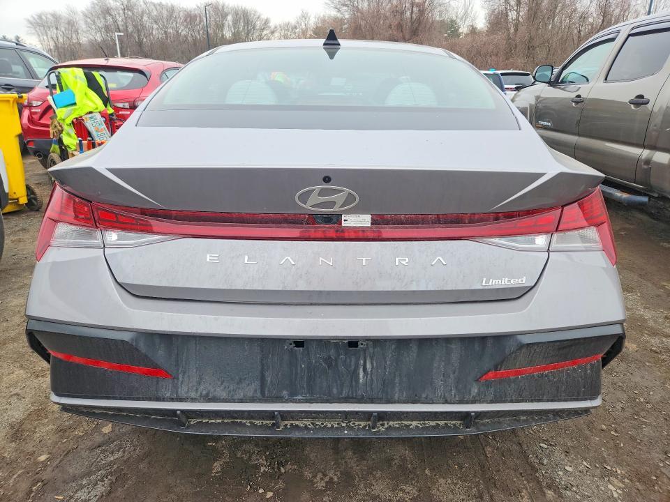 2025 Hyundai Elantra Limited