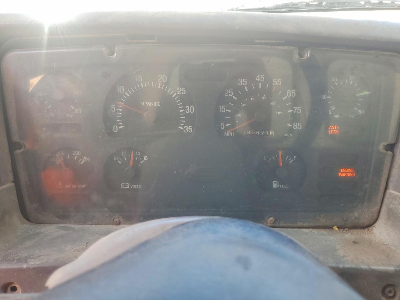 2002 Strg 2002 Sterling L9500 Dump Truck