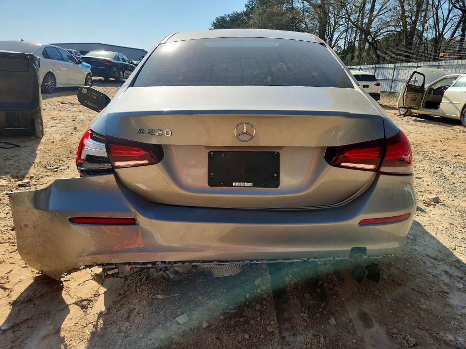 2019 Mercedes-Benz A 220