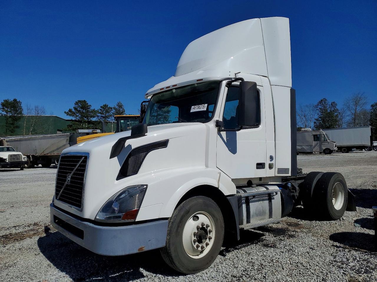2017 Volvo VNL Semi Truck