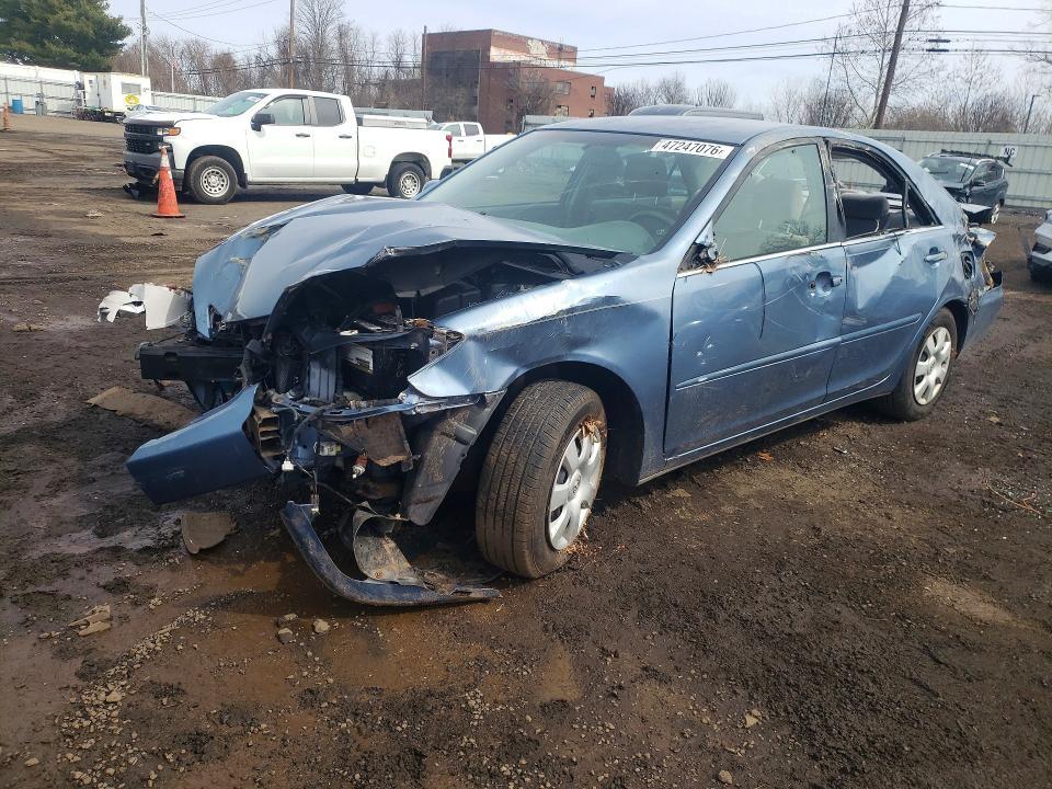 2004 Toyota Camry le